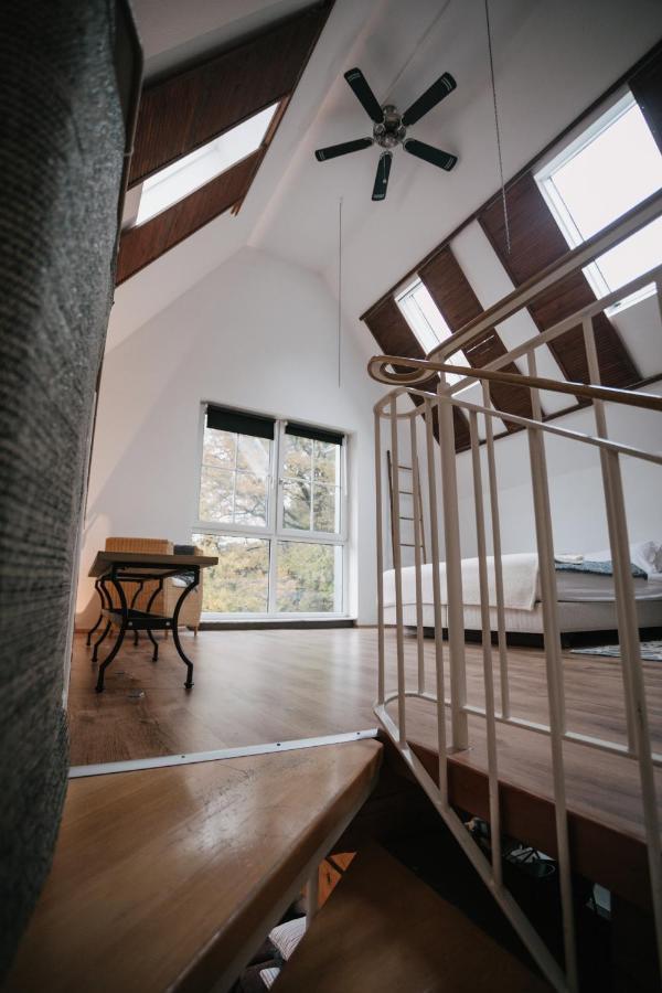 Eigenes Maisonettehaus In Idyllischer Lage Mit Balkon, Nahe Messe, 24H Self-Check In, Gratis Parken 슈바바하 외부 사진