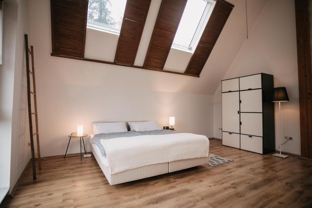 Eigenes Maisonettehaus In Idyllischer Lage Mit Balkon, Nahe Messe, 24H Self-Check In, Gratis Parken 슈바바하 외부 사진