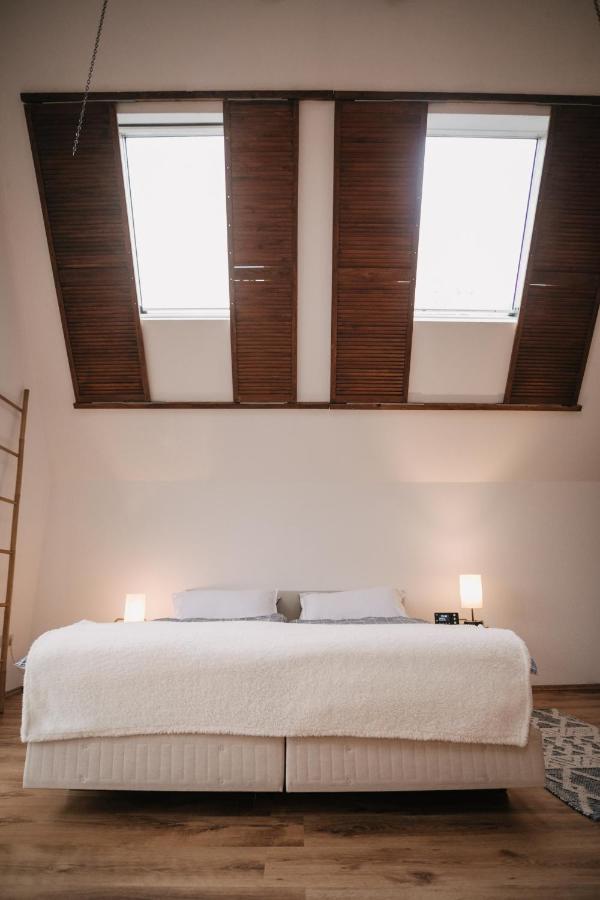Eigenes Maisonettehaus In Idyllischer Lage Mit Balkon, Nahe Messe, 24H Self-Check In, Gratis Parken 슈바바하 외부 사진