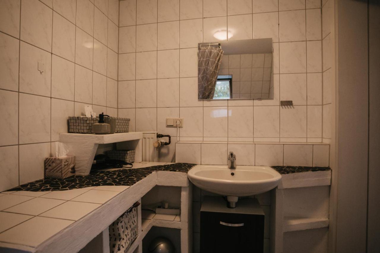 Eigenes Maisonettehaus In Idyllischer Lage Mit Balkon, Nahe Messe, 24H Self-Check In, Gratis Parken 슈바바하 외부 사진