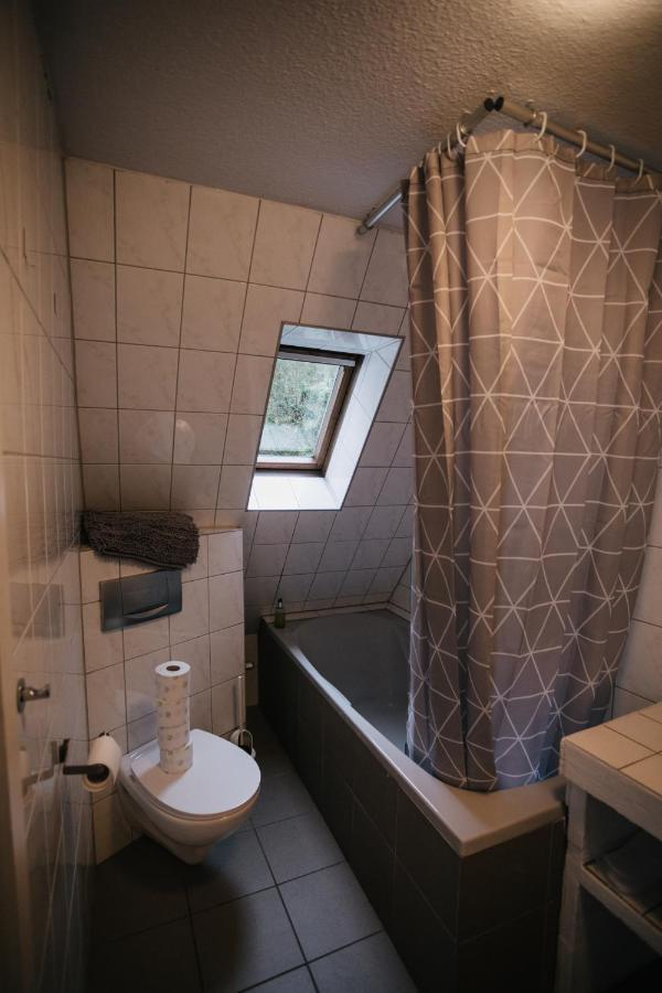 Eigenes Maisonettehaus In Idyllischer Lage Mit Balkon, Nahe Messe, 24H Self-Check In, Gratis Parken 슈바바하 외부 사진
