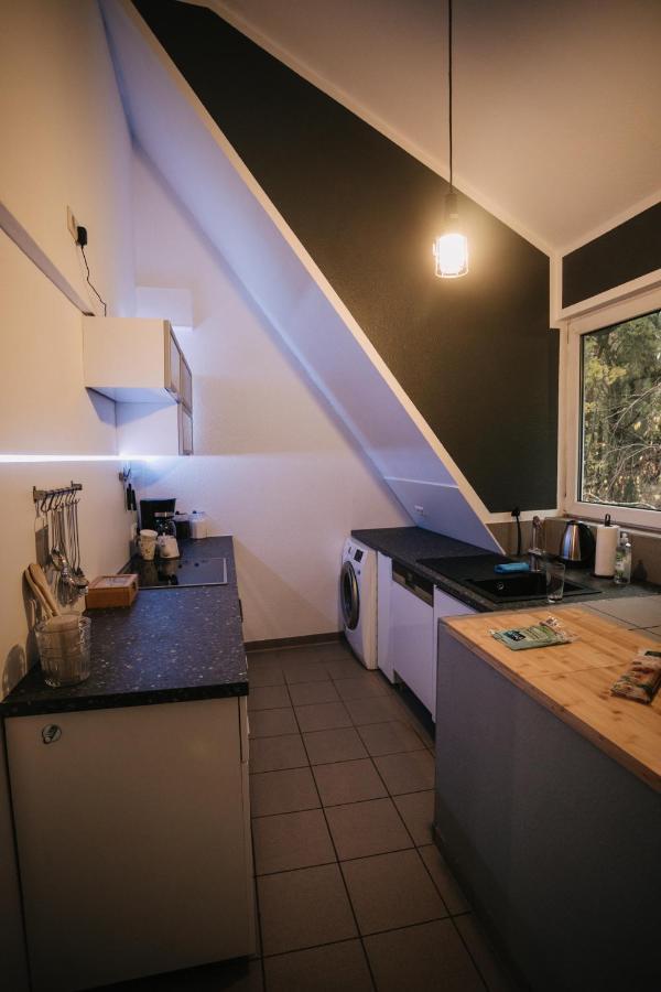 Eigenes Maisonettehaus In Idyllischer Lage Mit Balkon, Nahe Messe, 24H Self-Check In, Gratis Parken 슈바바하 외부 사진