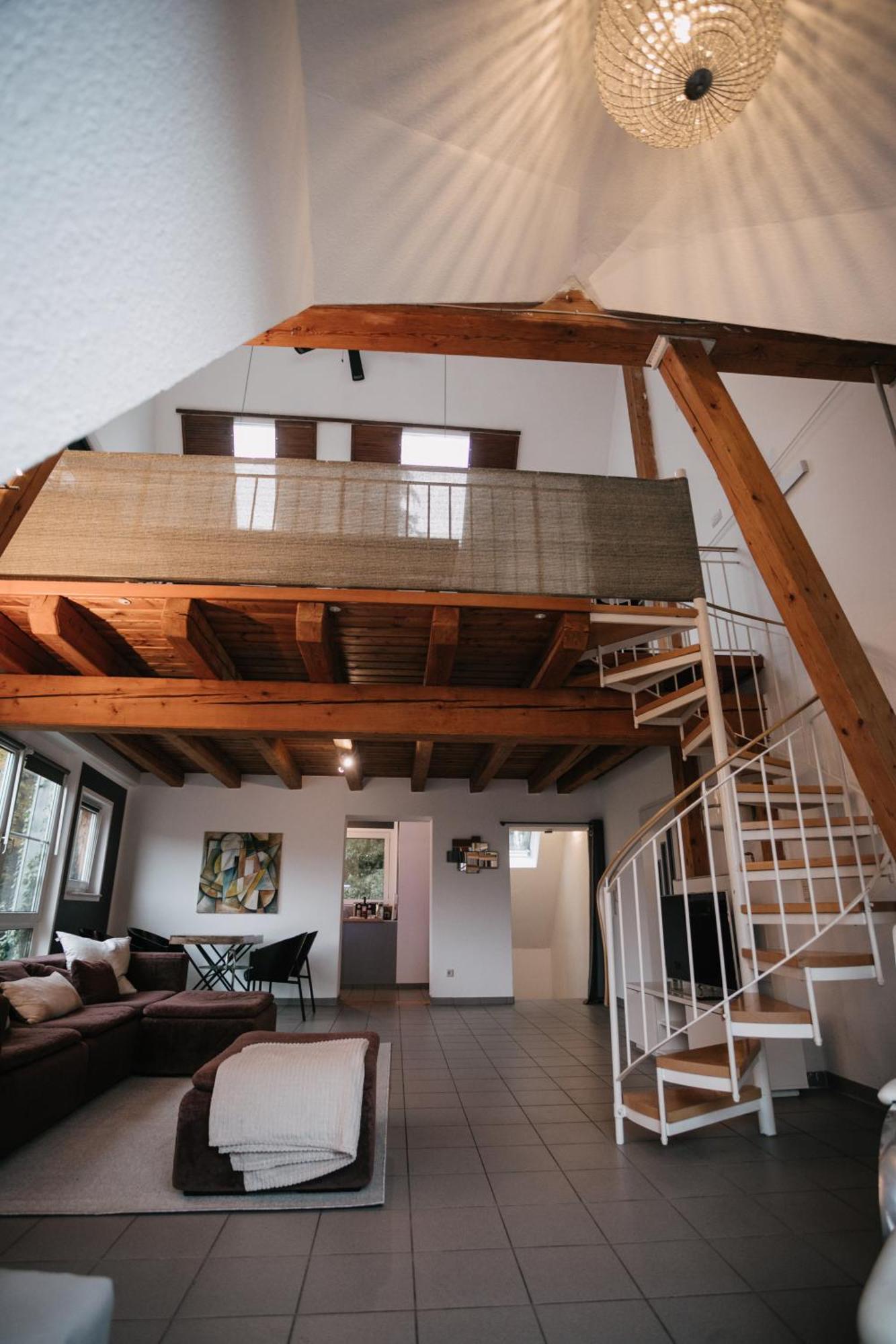 Eigenes Maisonettehaus In Idyllischer Lage Mit Balkon, Nahe Messe, 24H Self-Check In, Gratis Parken 슈바바하 외부 사진