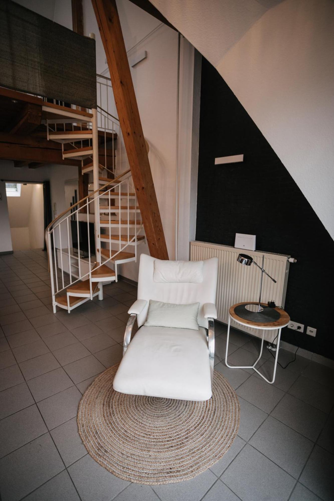 Eigenes Maisonettehaus In Idyllischer Lage Mit Balkon, Nahe Messe, 24H Self-Check In, Gratis Parken 슈바바하 외부 사진